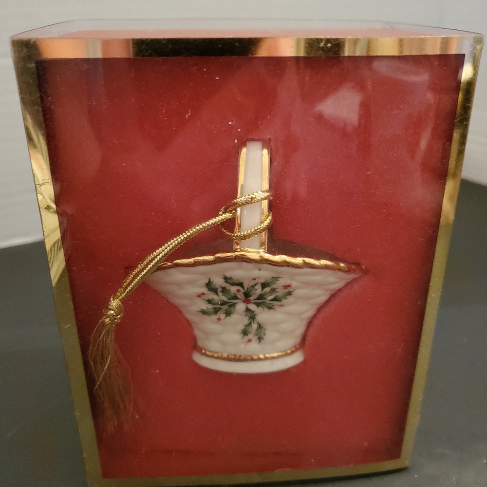 Lenox Holiday Basket